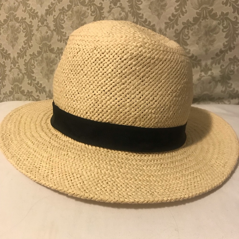 Gap straw hat